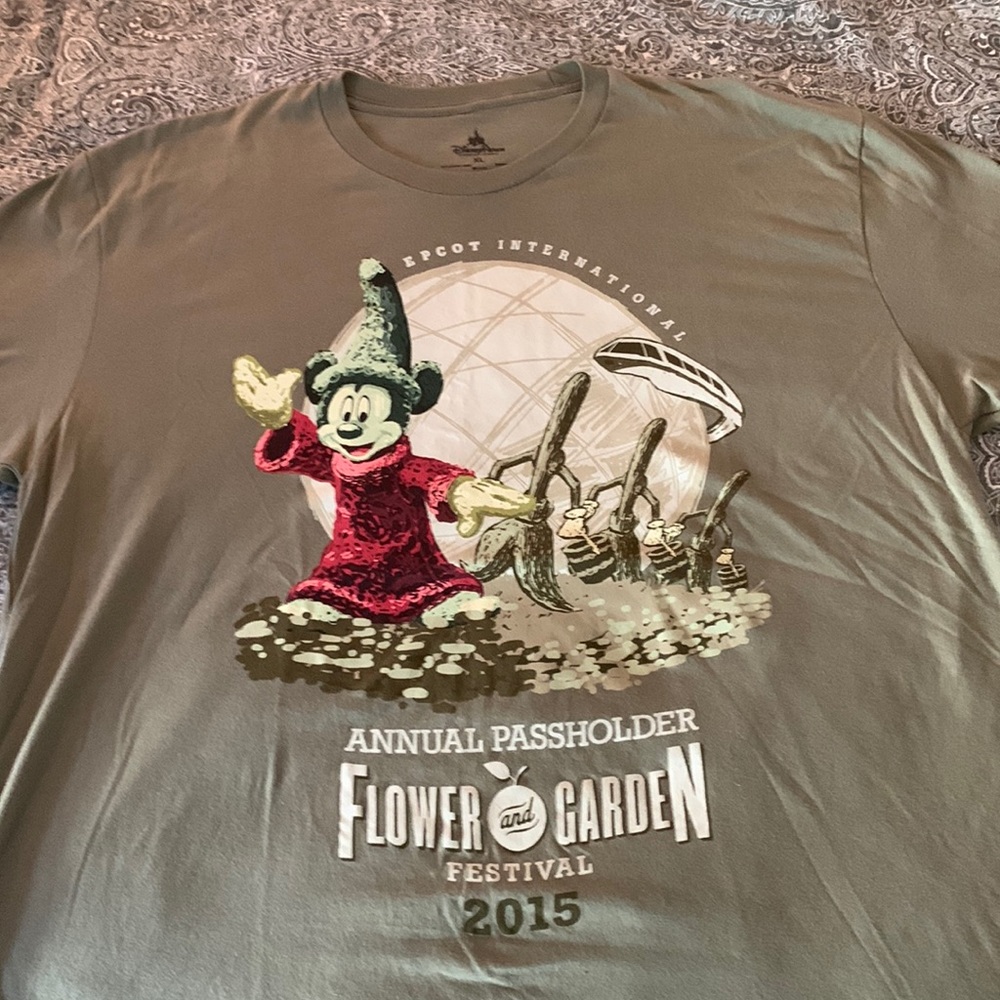 Authentic Disney Epcot International T-shirt